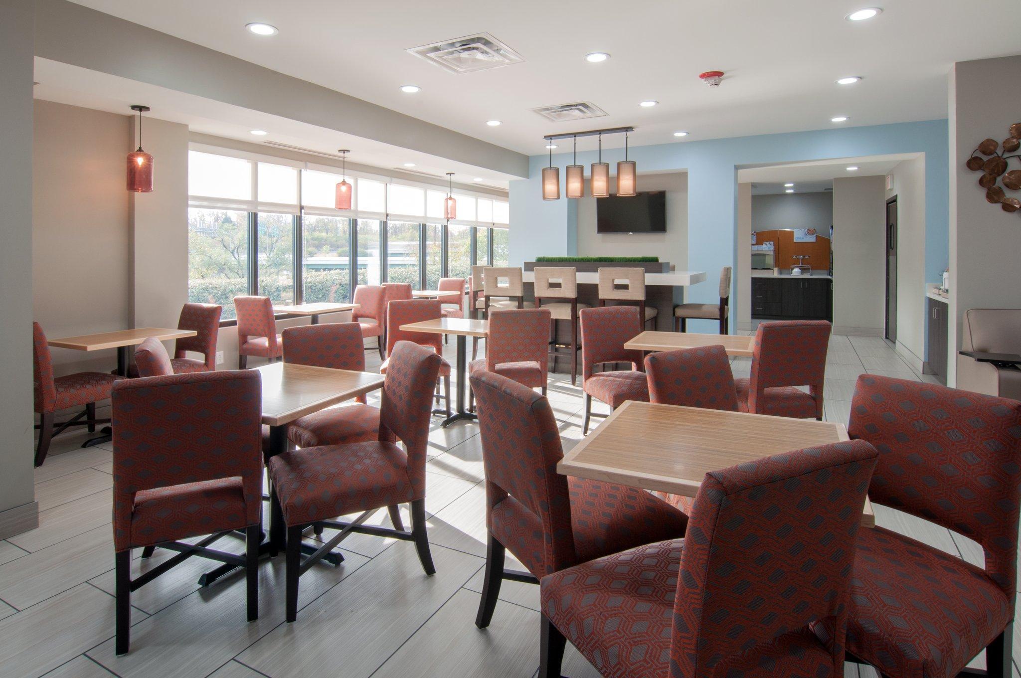 Holiday Inn Express & Suites Nashville-I-40 & I-24 Luaran gambar