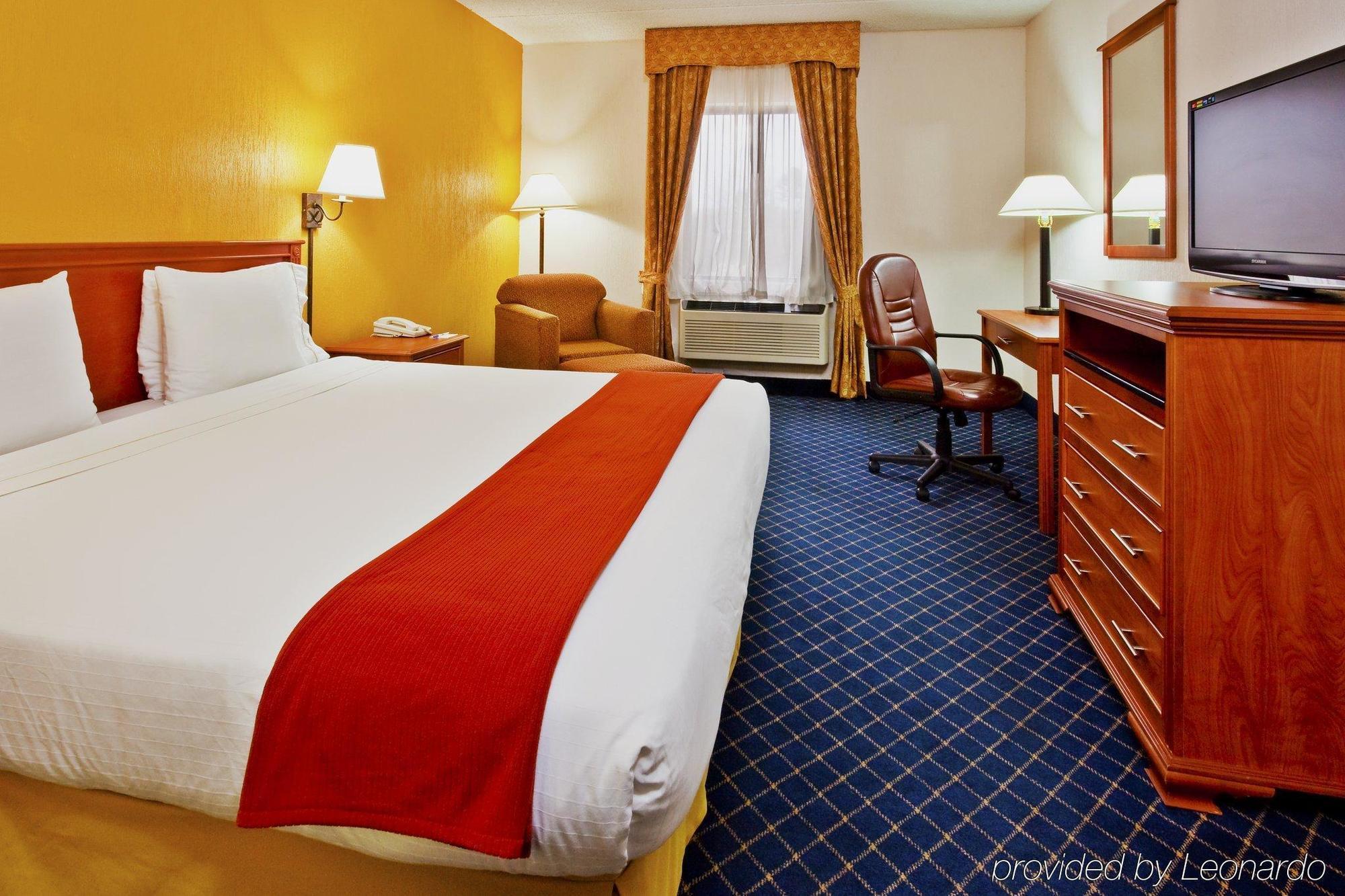 Holiday Inn Express & Suites Nashville-I-40 & I-24 Luaran gambar