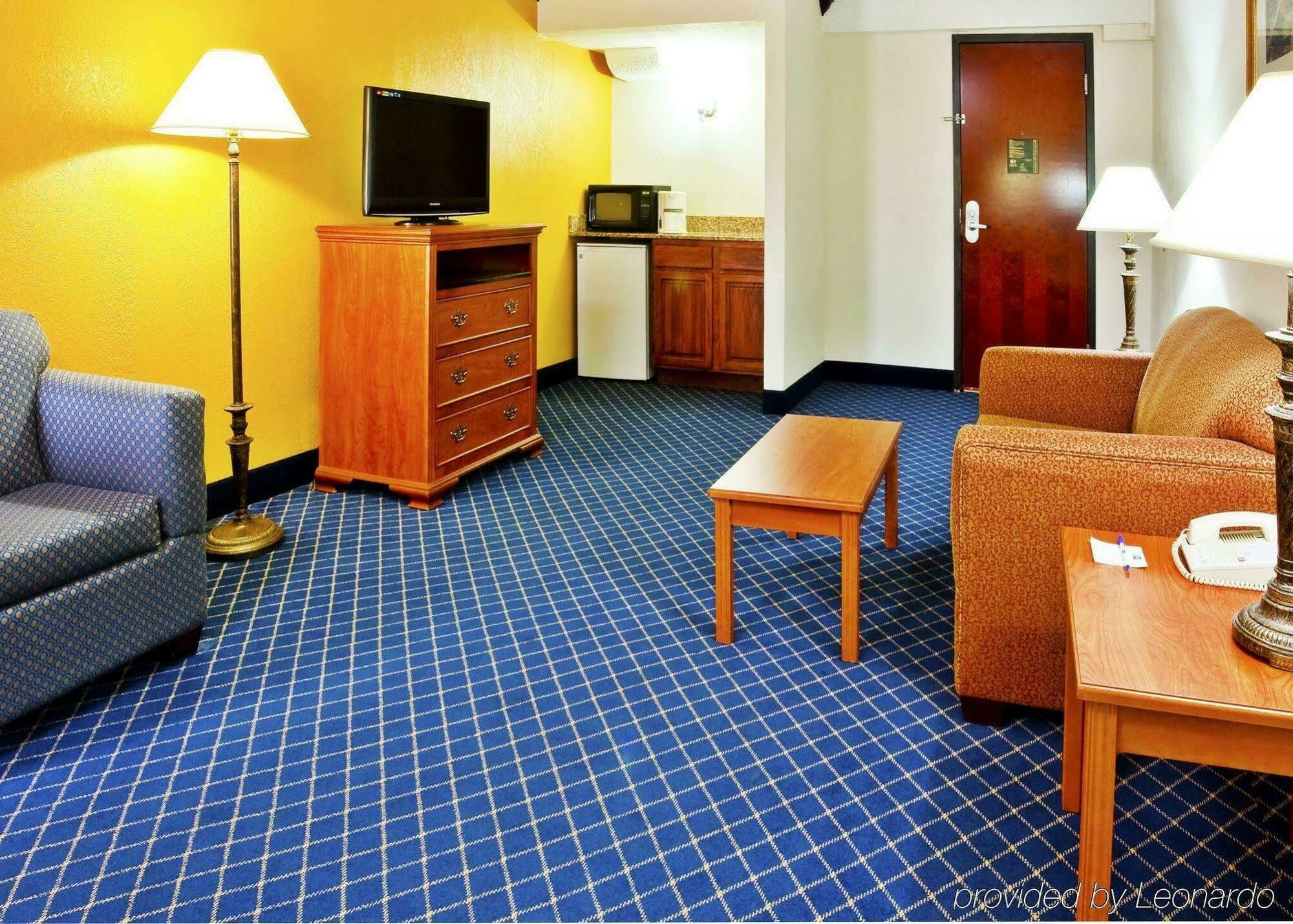 Holiday Inn Express & Suites Nashville-I-40 & I-24 Luaran gambar