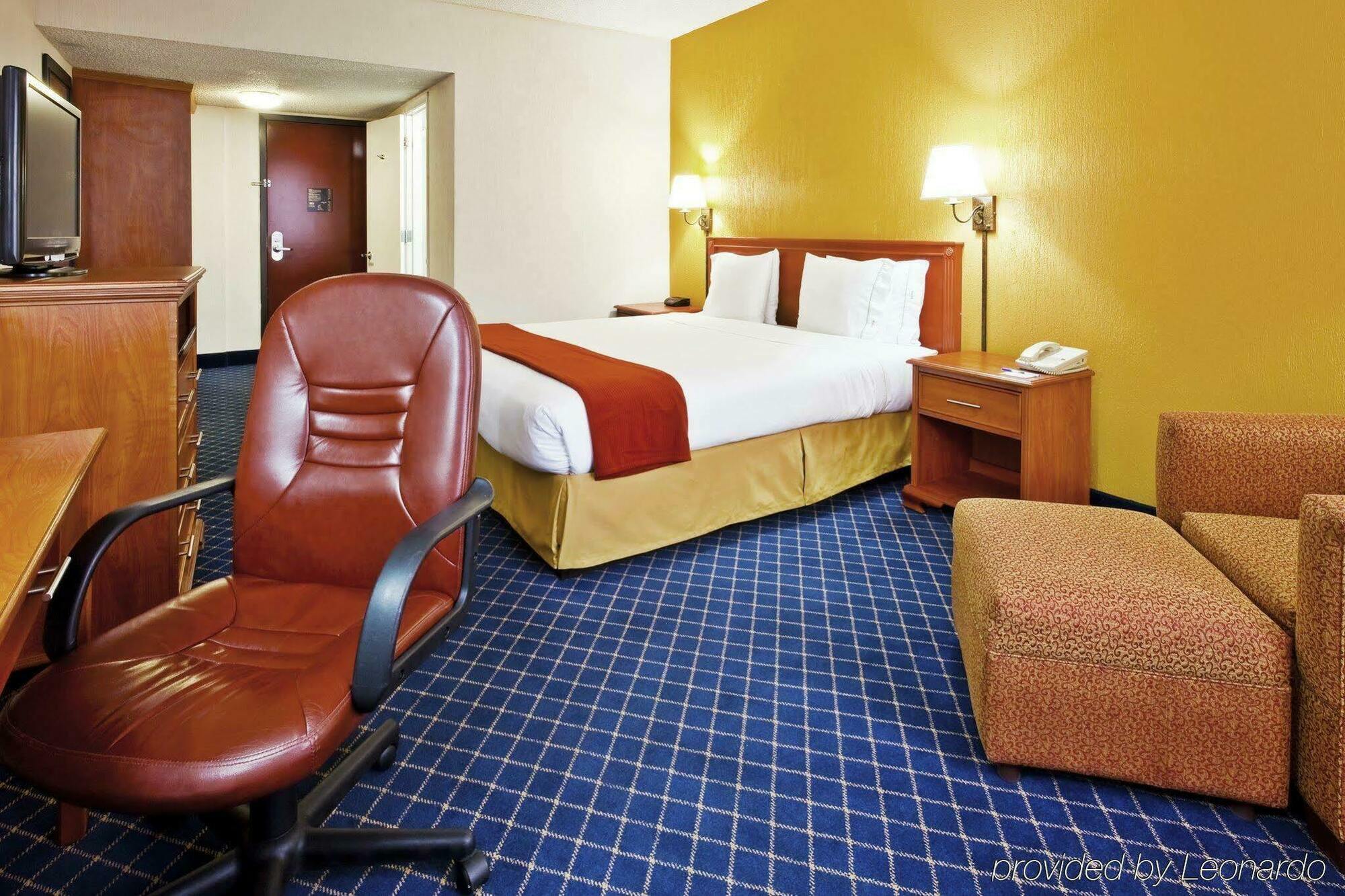 Holiday Inn Express & Suites Nashville-I-40 & I-24 Luaran gambar